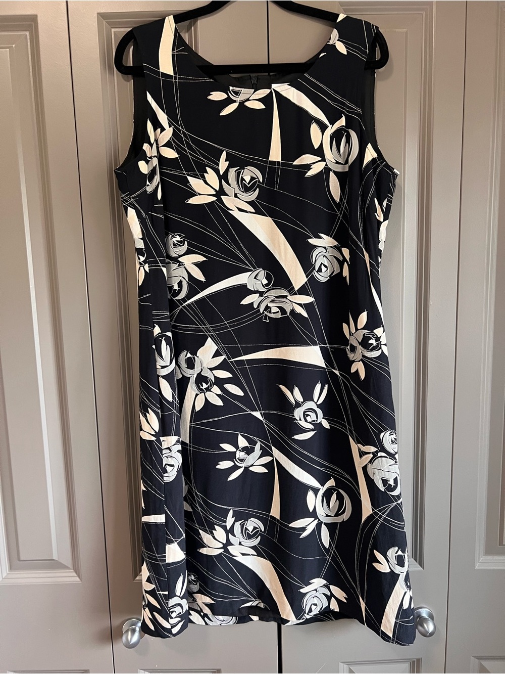 Sleeveless Black Floral-Print Midi Dress in White Accent